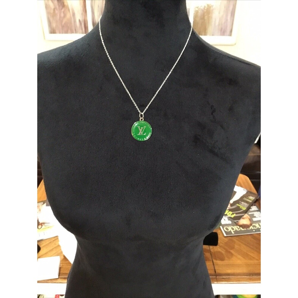 Unbranded Silver Trunks/Bags Round Charm On Silver Tone Unbranded 18” Necklace